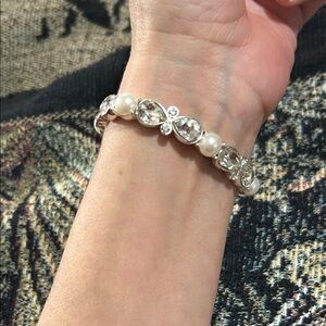 Fashion Jewelry Silver and Pearl Bracelet